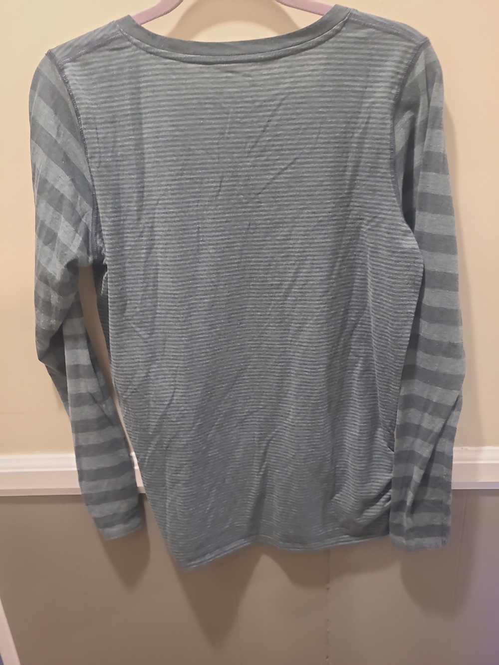 Life is Good Shirt Womens Large Green Striped Floral Ruched Sides Long Sleeve - Picture 6 of 9